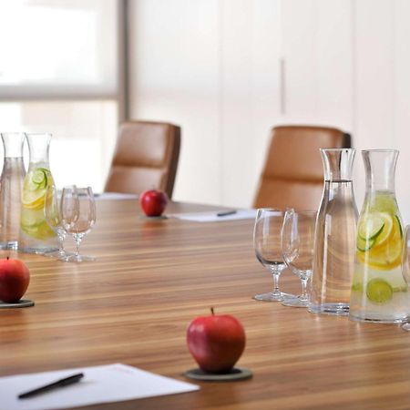 Moevenpick Hotel & Apartments Ghala Маскат Екстериор снимка Meeting room
