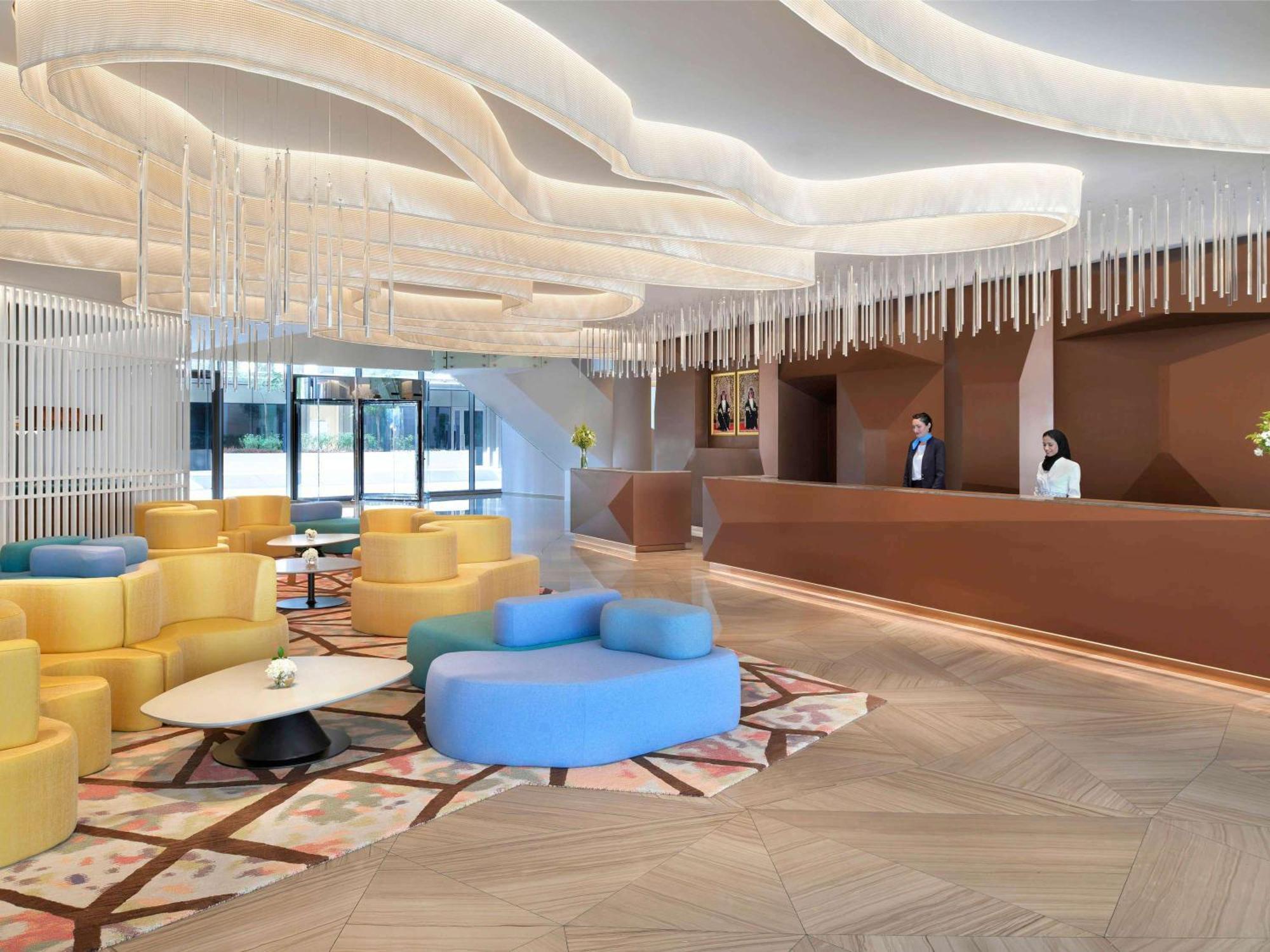 Moevenpick Hotel & Apartments Ghala Маскат Екстериор снимка Lobby