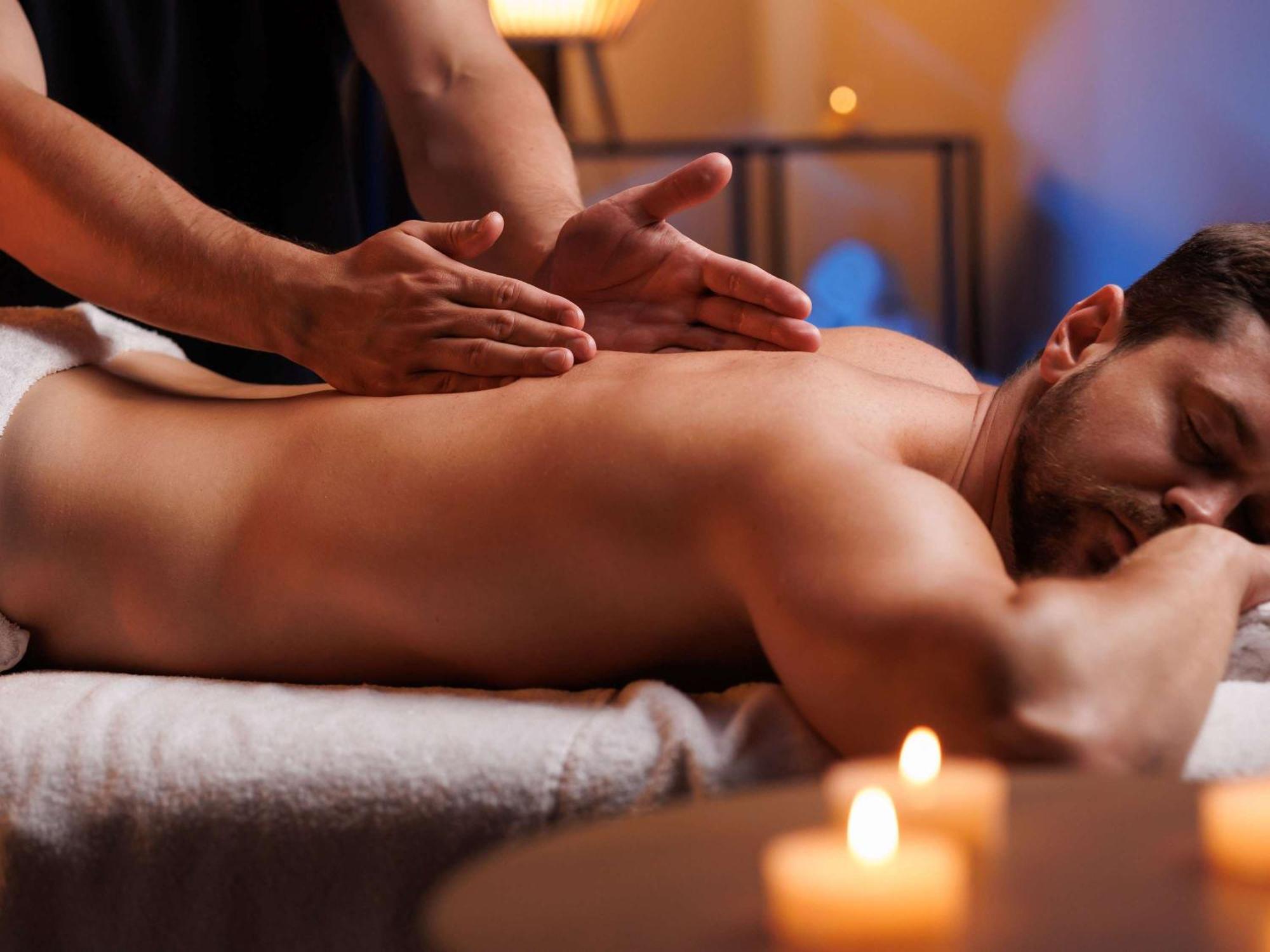 Moevenpick Hotel & Apartments Ghala Маскат Екстериор снимка Massage