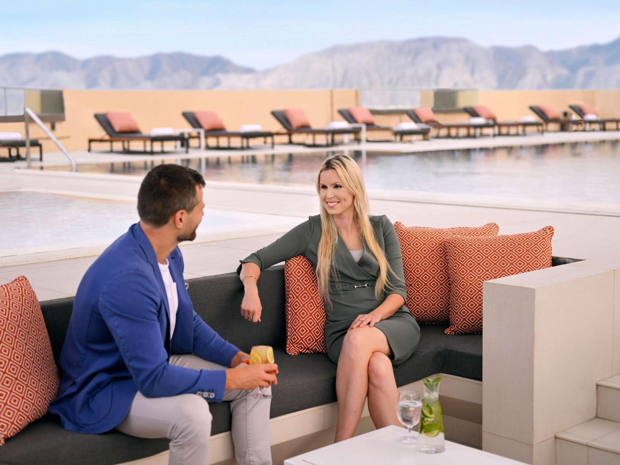 Moevenpick Hotel & Apartments Ghala Маскат Екстериор снимка The Sky Lounge