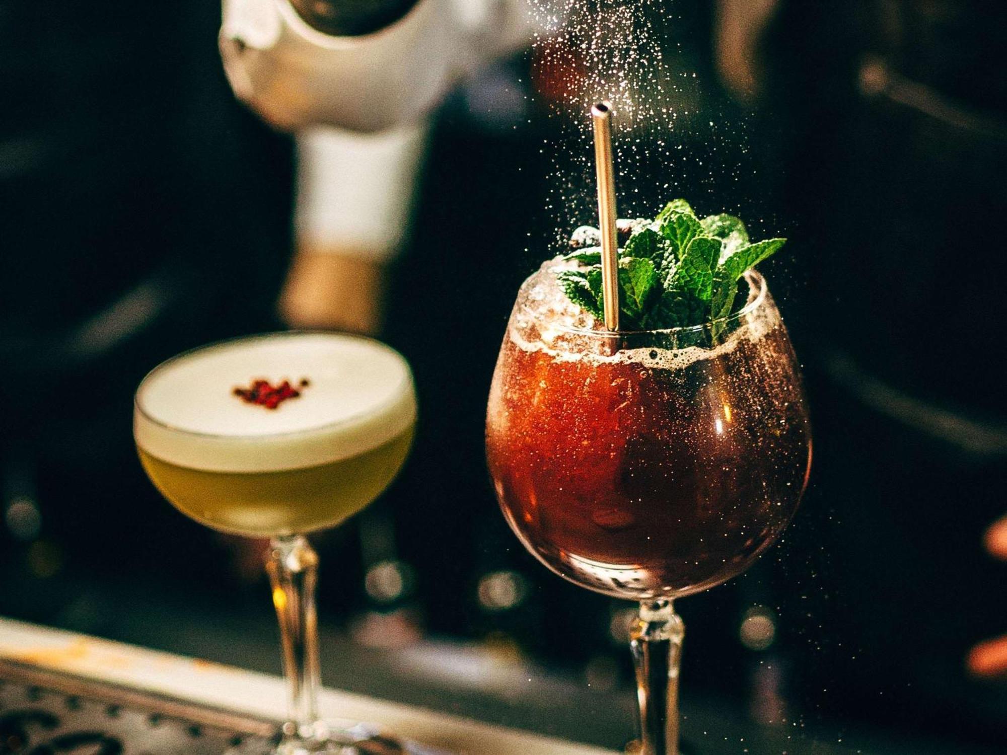 Moevenpick Hotel & Apartments Ghala Маскат Екстериор снимка A Clover Club cocktail