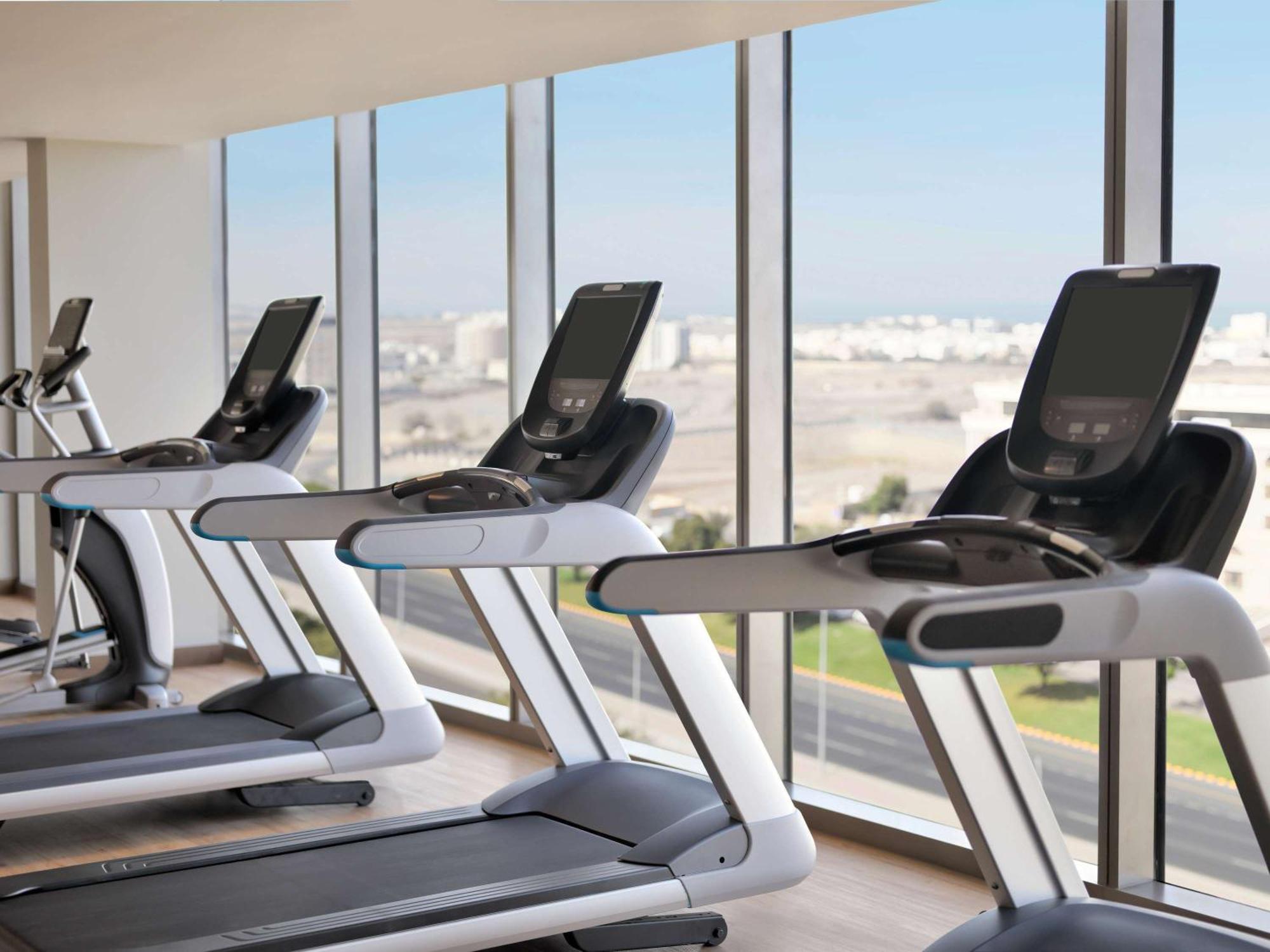 Moevenpick Hotel & Apartments Ghala Маскат Екстериор снимка The gym at the hotel