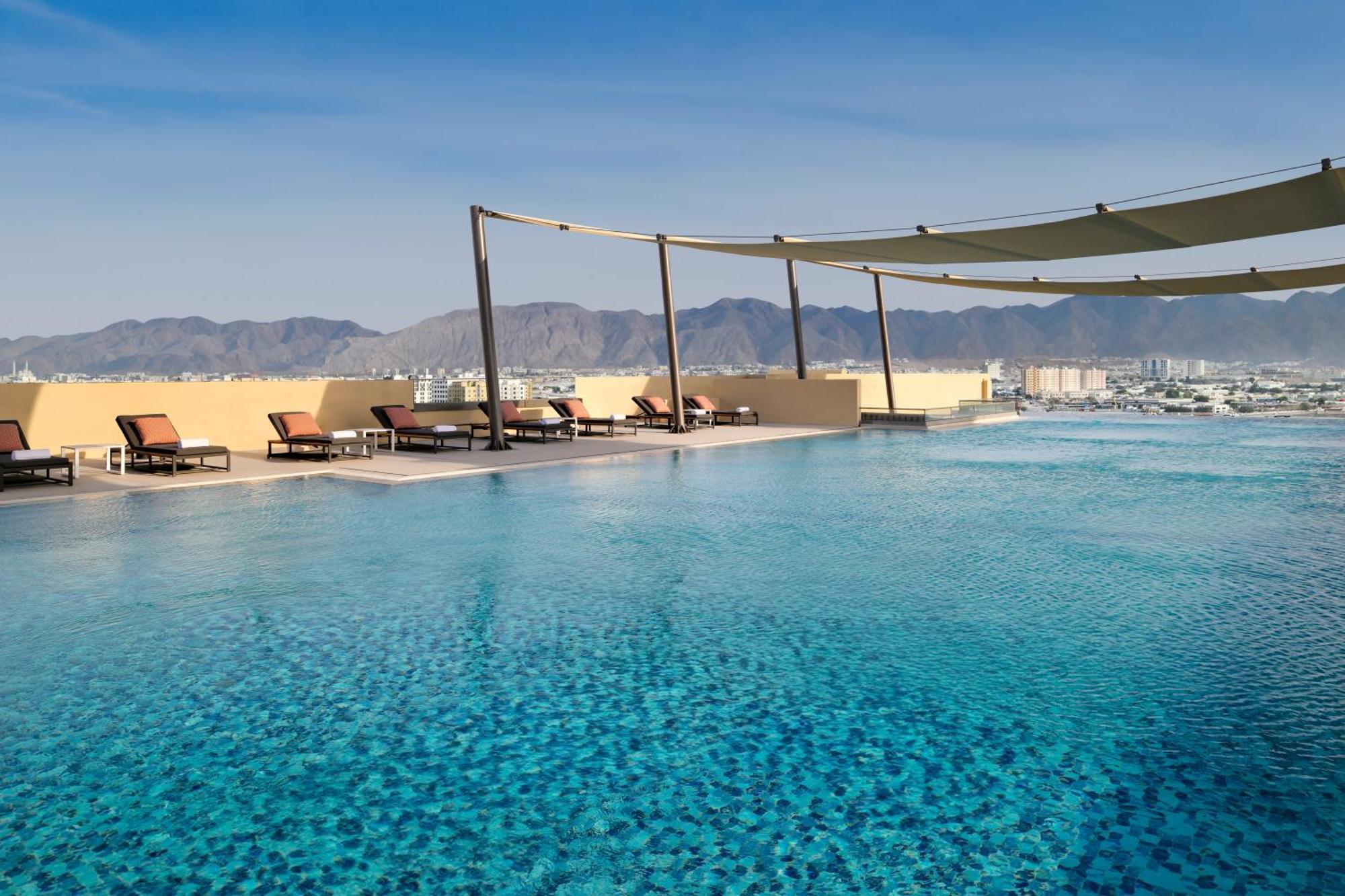 Moevenpick Hotel & Apartments Ghala Маскат Екстериор снимка The pool at the Ritz-Carlton, Bahrain